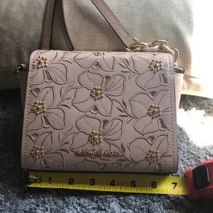 Blush Michael kors crossbody